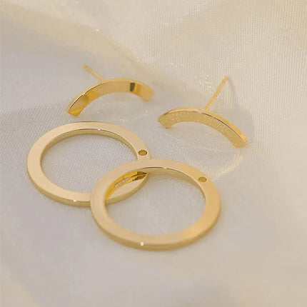 1 pair of retro geometric circular earrings on the back, fashionable and personalized design for women.