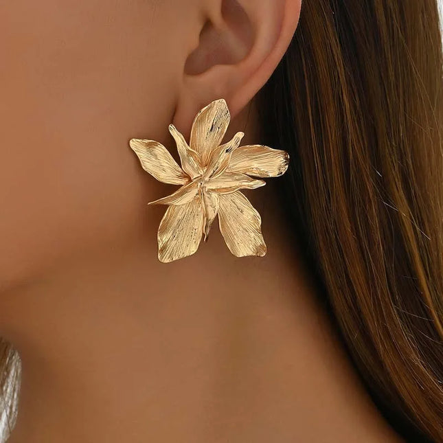 2025 New Vintage Metal Gold Color Flower Big Earrings For Women Fashion Floral Statement Earrings Jewelry Gift Wholesale