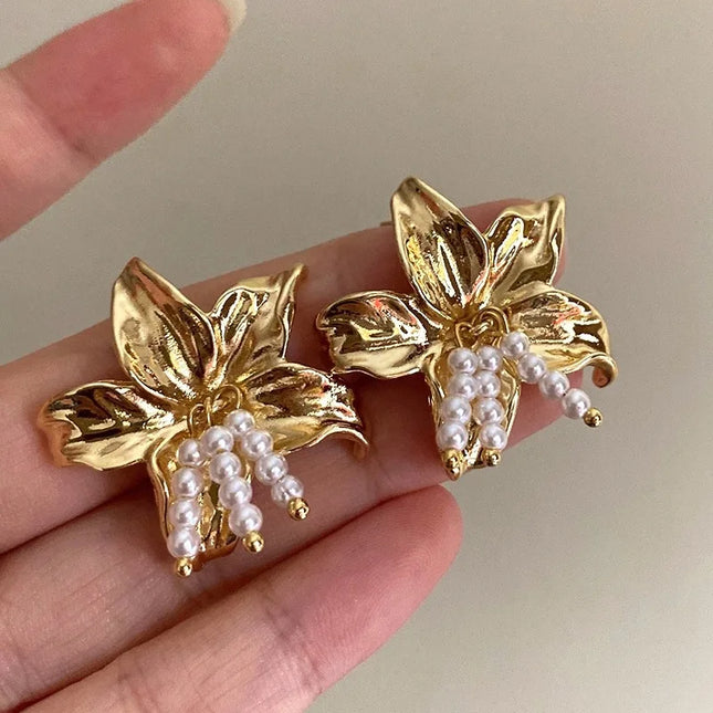 2025 New Vintage Metal Gold Color Flower Big Earrings For Women Fashion Floral Statement Earrings Jewelry Gift Wholesale